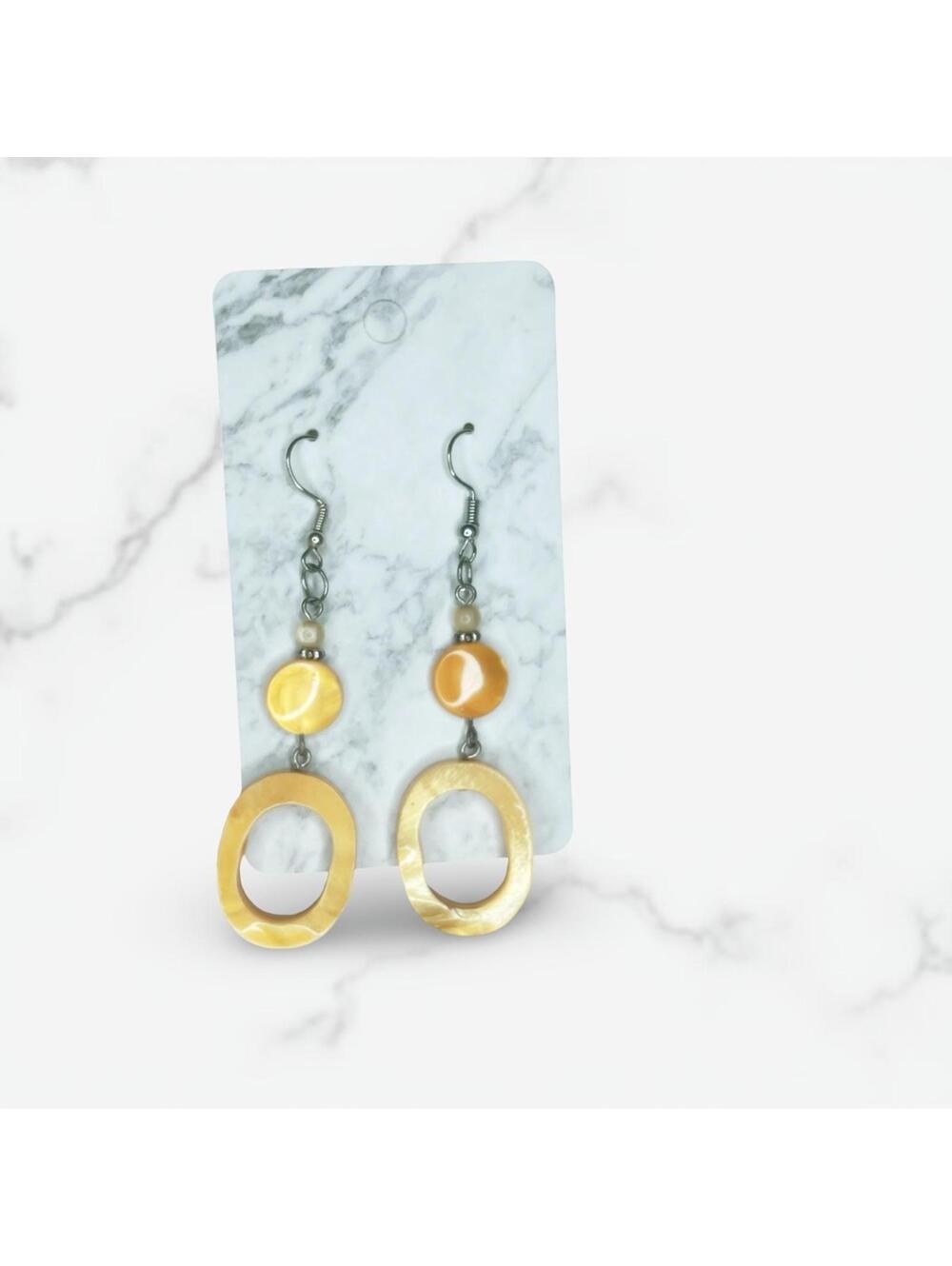 6983. Shell Yellow Dangle Earrings